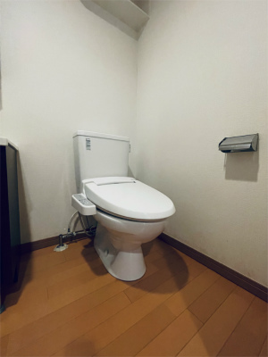 リブリ・エムール1階 トイレ