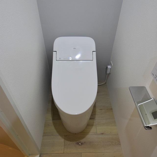 カーサピアッツァ新宿西落合2階 トイレ