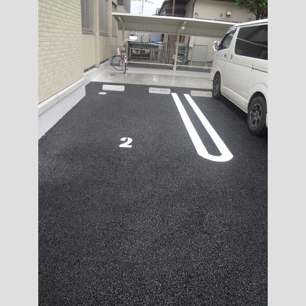 アイピジョン101号室 駐車場