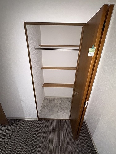 ライオンズステーションプラザ西船橋 クロゼット(洋室約6.2畳)　※2025年10月撮影