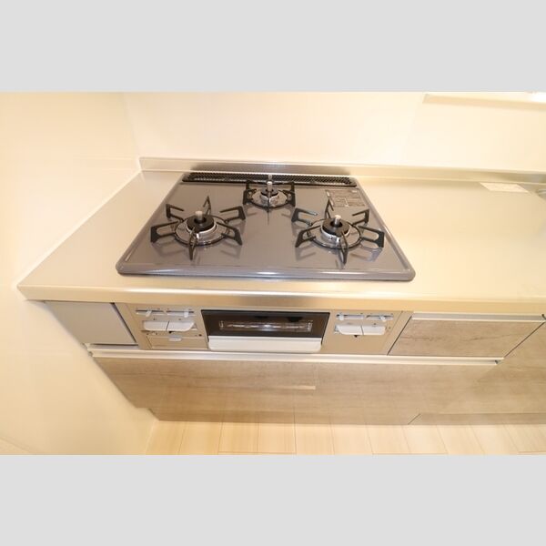 セレーノ103号室 3口ガスコンロ