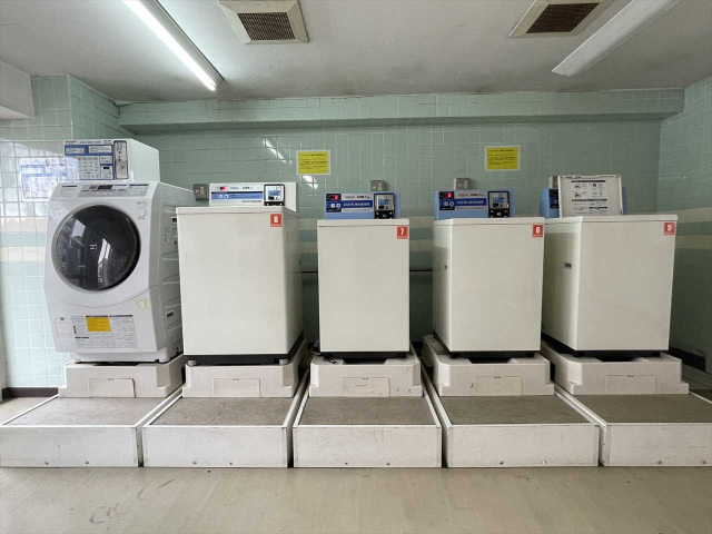 スカイコート横浜日ノ出町404号室 コインランドリー