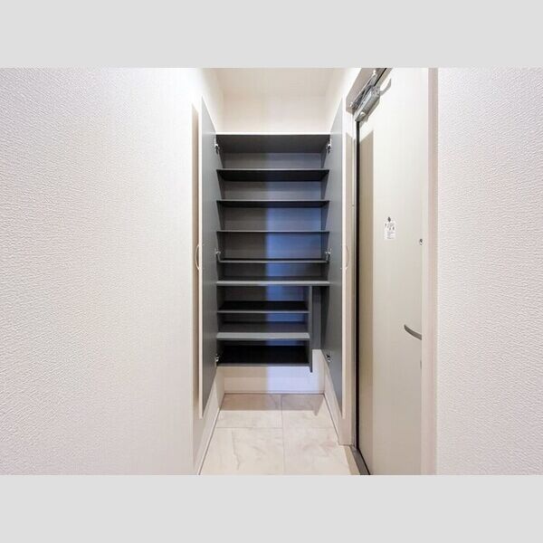 サンベルテ　Ⅵ305号室 玄関