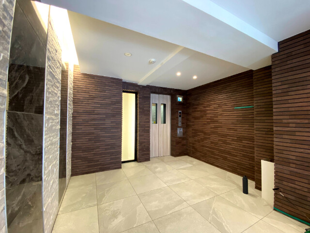 アンベリールマーロ横濱504号室 エントランス