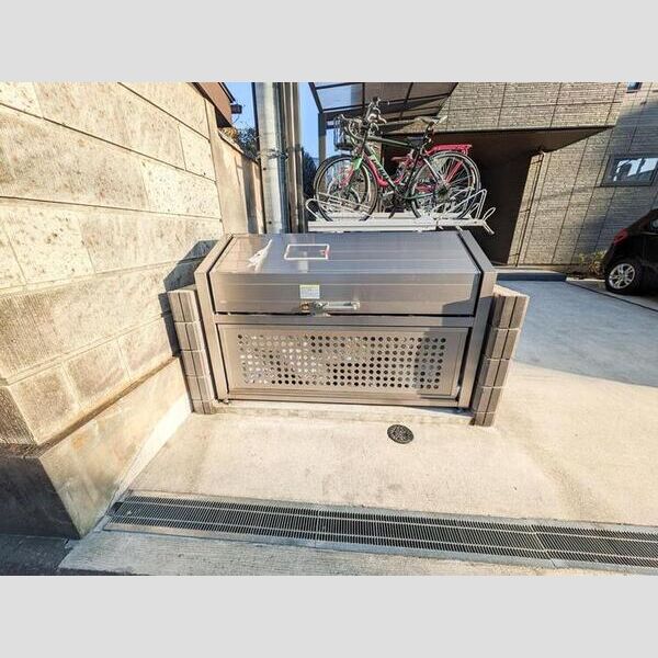 クレリアス若葉302号室 ゴミ置場