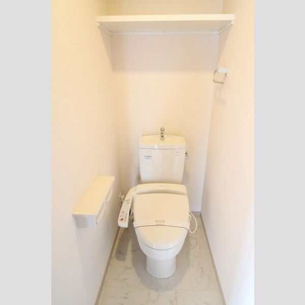 ストークガーデン201号室 トイレ