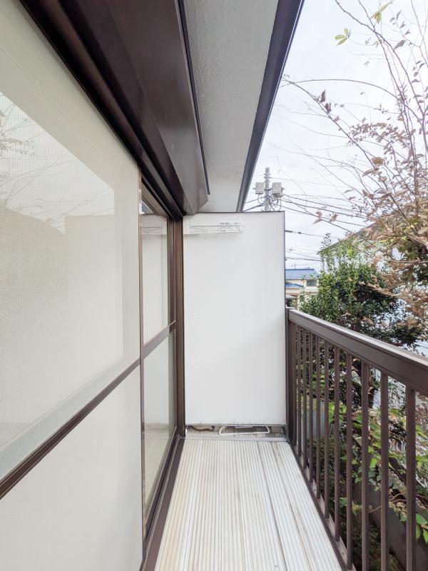 国領アパートメント2階 バルコニー