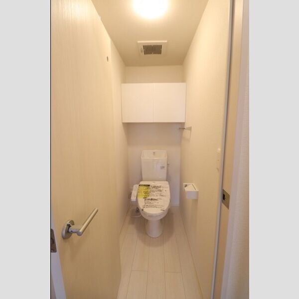 カーサリオ102号室 温水洗浄便座