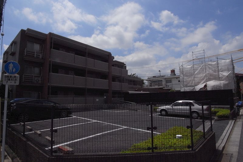 ティアヴェール1階 駐車場