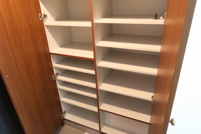 Ｔ’ｓ　ｇａｒｄｅｎ稲城2階 玄関