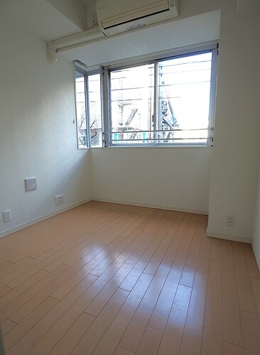 ローレルコート市ヶ谷1階 洋室約4.4帖