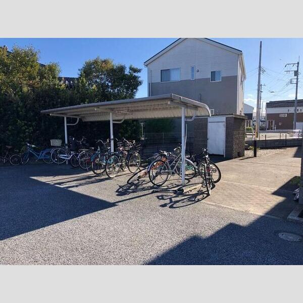 ヴィラ・グリーンヒルズ 駐輪場