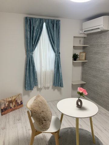 エスビーメゾン南鳩ヶ谷0102号室 リビング