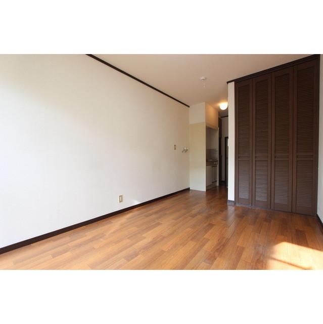 ティアラ湘南辻堂102号室 リビング