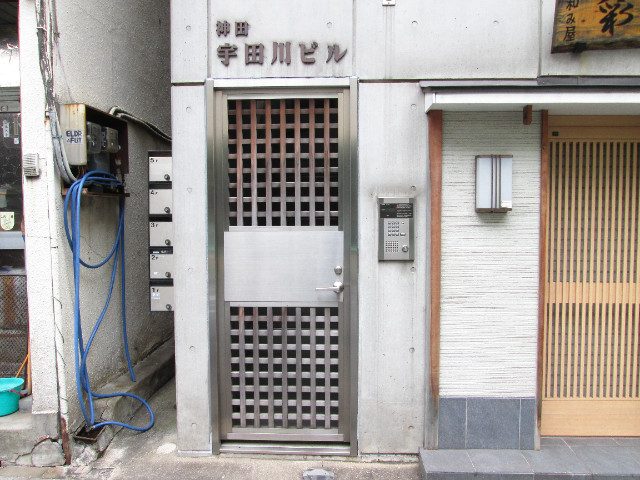 神田宇田川ビル2階 お洒落なエントランス☆