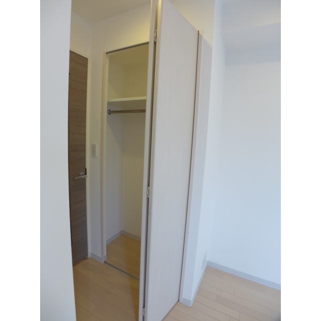 ドゥーエ新川崎0211号室 内観