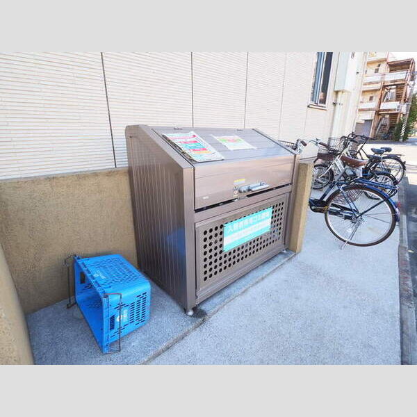 サニーウェル 敷地内ごみ置き場