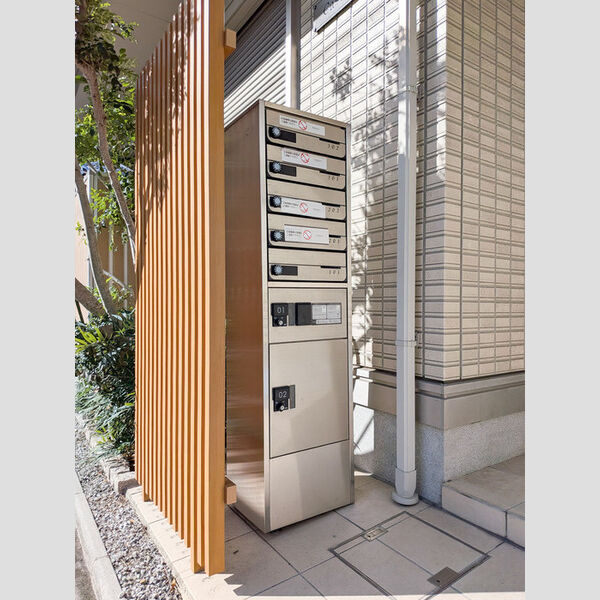 Castle上野301号室 ポスト・宅配ボックス