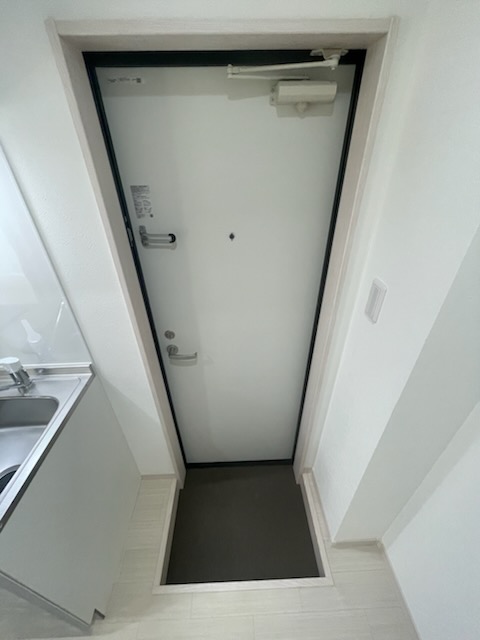 カーサモア船橋0102号室 玄関