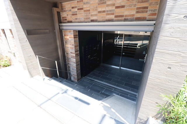 ジェノヴィア新大塚1階 エントランス