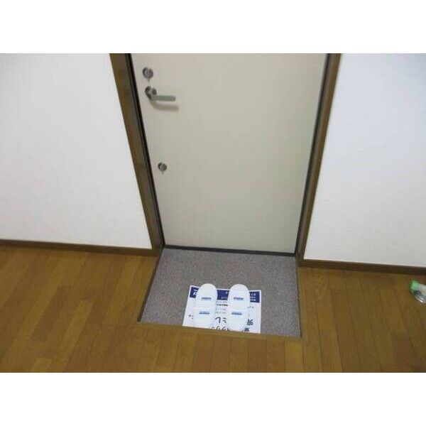 プレステージ椎名町 玄関