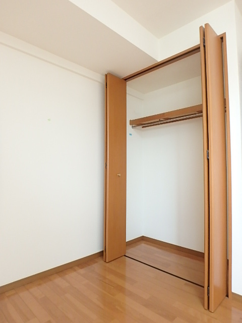 ガラ・シティ駒沢大学 クローゼット