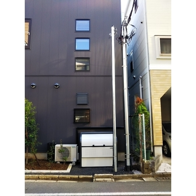 T.N. ガレージハウスA-2-101号室 ゴミ置き場