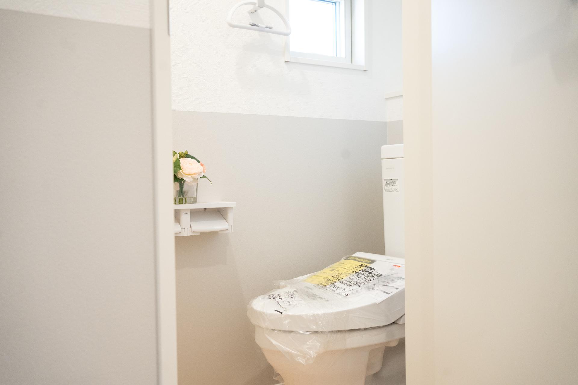 春の風とフィオーレ トイレ