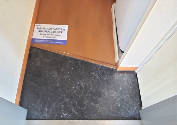 レオパレス久喜南Ⅱ 玄関