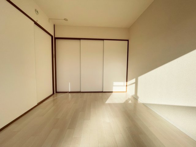 エストフレアＢ棟0202号室 ゆったり過ごせるリビングです