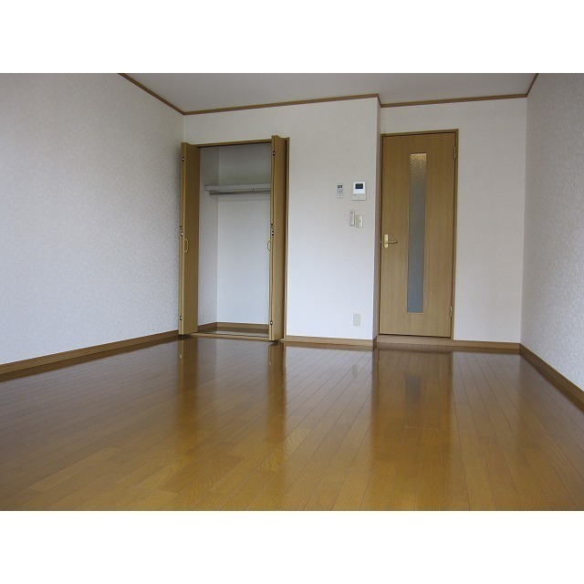 アンプルール フェール 加茂宮 内観