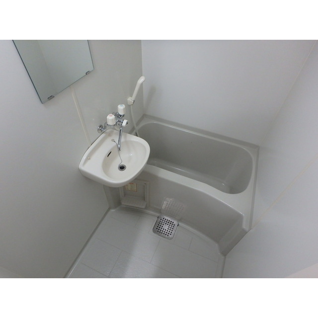 ルミエール105号室 浴室