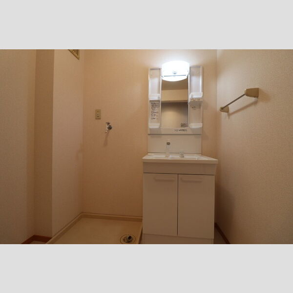 ガーデンハイツ桜丘 洗髪洗面化粧台