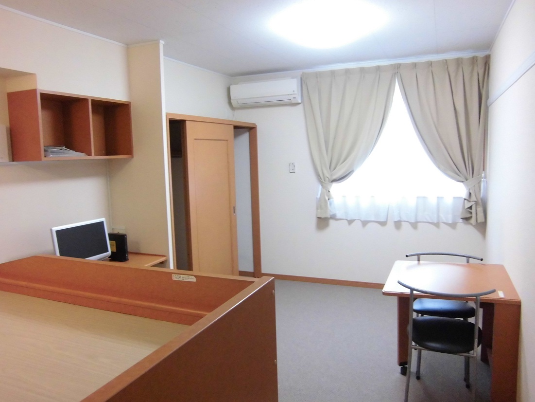 レオパレスサンイーグル リビング