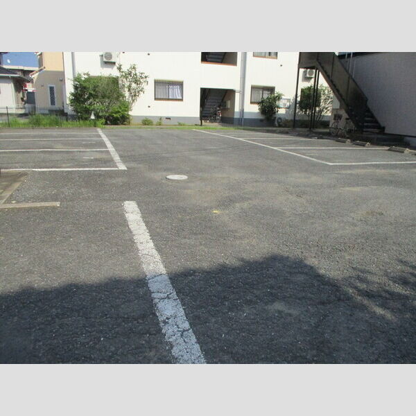 ノーブル　B 駐車場