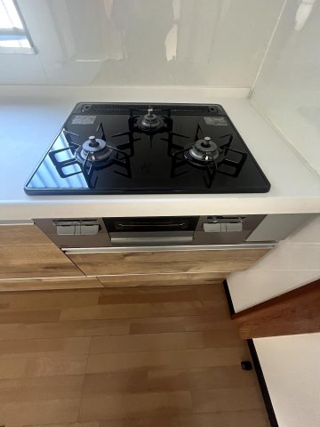 日向和田1丁目 1階のキッチンは3口コンロ！