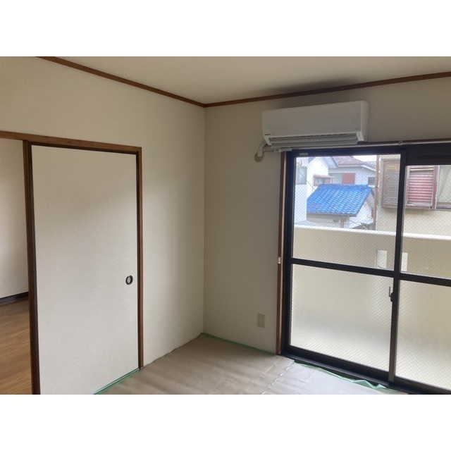 エンブレム202号室 内観