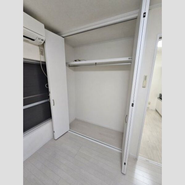 Y art203号室 収納