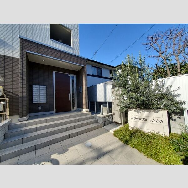 コリーヌヴェール上小 エントランス