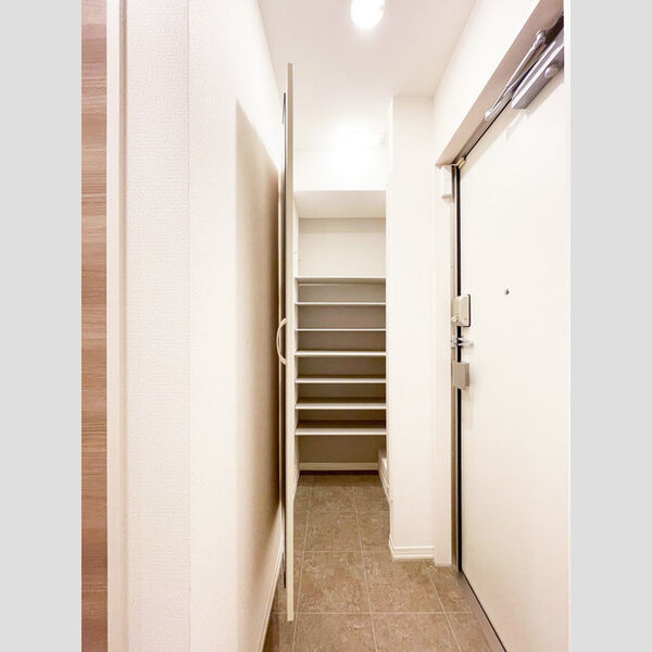 アヴァンス中村南305号室 シューズボックス