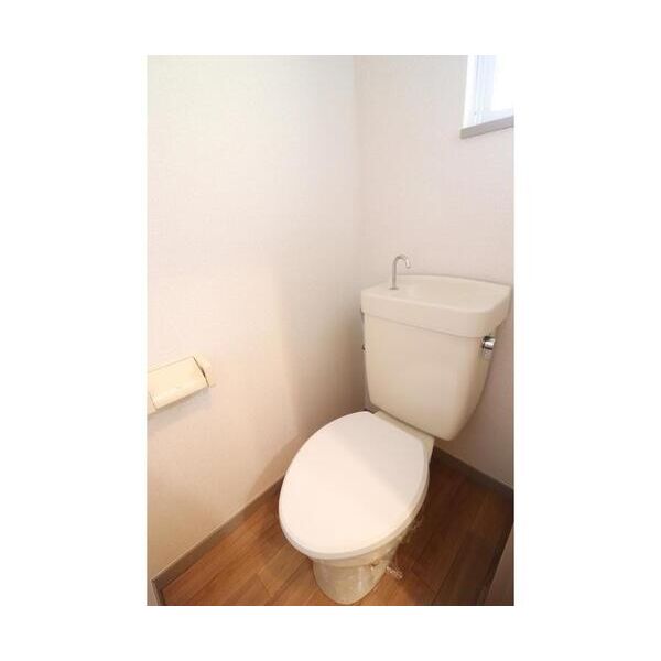 エステートピアライフ206号室 トイレ