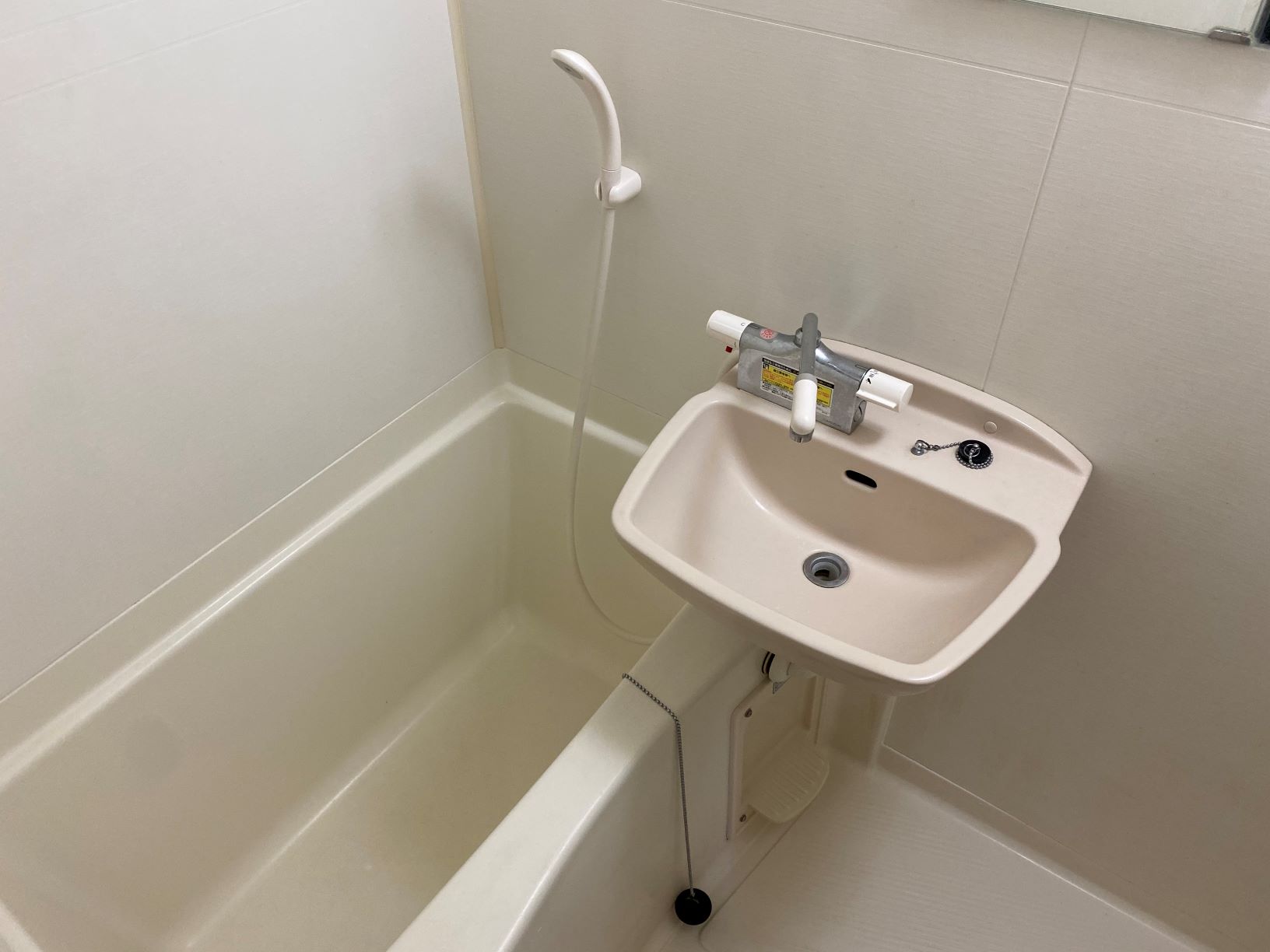 レオパレスＳＨＩＭＡＤＡ弐番館106号室 お風呂