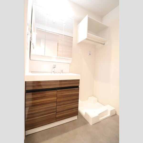 グレースクレスト八潮603号室 洗髪洗面化粧台★室内洗濯機置き場