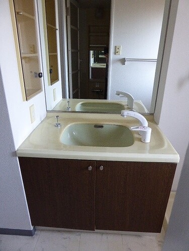 ライオンズプラザ大宮3階 洗面台　※2021年7月撮影の写真