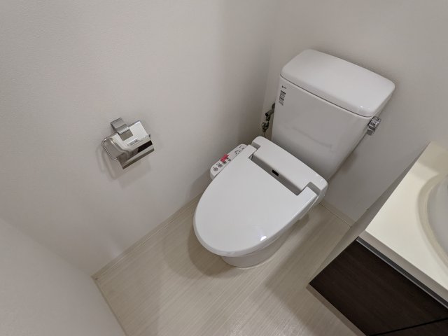 プレミアムキューブ横浜801号室 トイレ