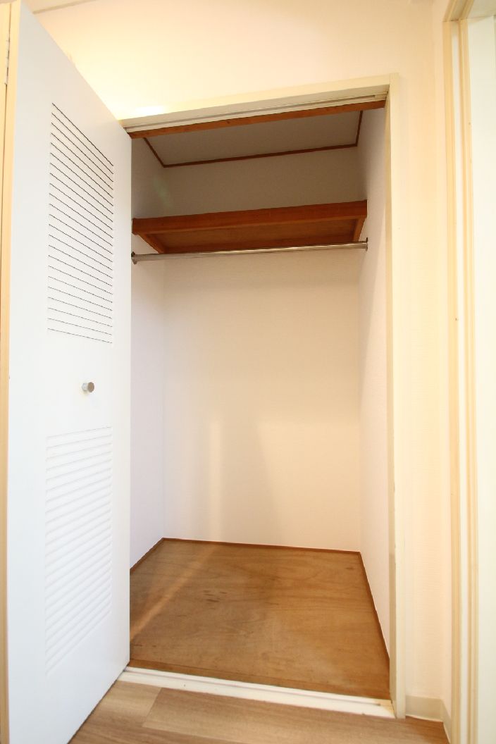 フィオリーシェ大宮302号室 収納