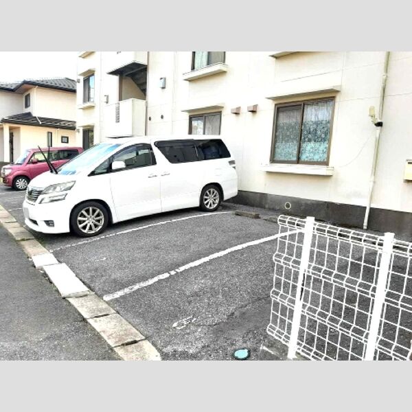 パークサイド石塚 駐車場