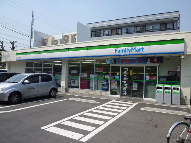 グリシーヌ‐Ｔ 【コンビニエンスストア】ファミリーマート南加瀬三丁目店まで386ｍ