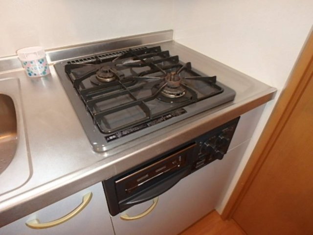 スカイコート芦花公園5階 システムキッチン（2口ガスコンロ・グリル付）