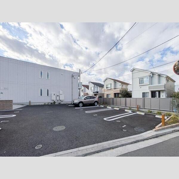 グラナーデ成城学園前A 駐車場